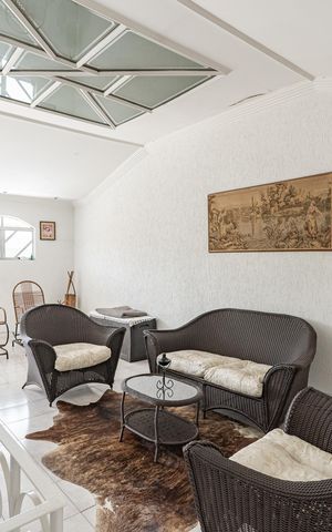 Casa à venda com 180m², 3 quartos e 2 vagasCobertura
