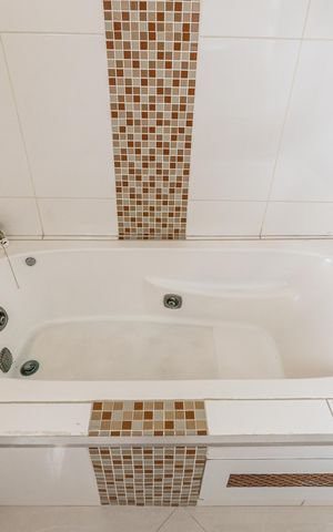 Casa à venda com 180m², 3 quartos e 2 vagasBanheiro da Suíte