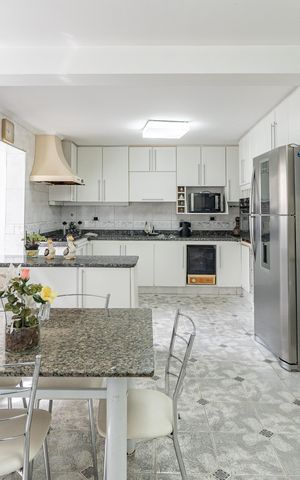 Casa à venda com 180m², 3 quartos e 2 vagasCozinha