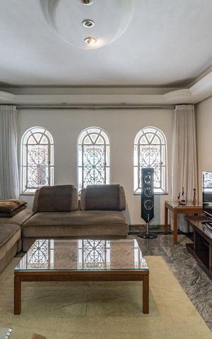 Casa à venda com 180m², 3 quartos e 2 vagasSala