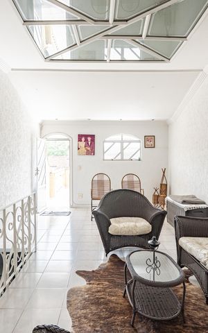 Casa à venda com 180m², 3 quartos e 2 vagasCobertura