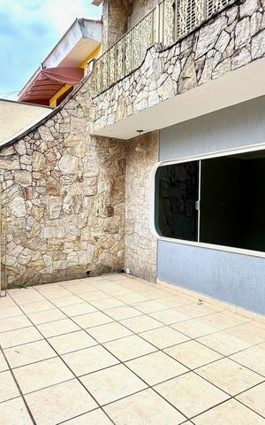 Casa para alugar com 270m², 3 quartos e 5 vagas Casa para alugar com 270m², 3 quartos e 5 vagasGaragem