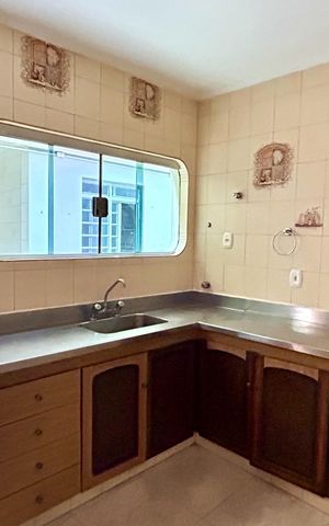 Casa para alugar com 270m², 3 quartos e 5 vagas Casa para alugar com 270m², 3 quartos e 5 vagasCozinha