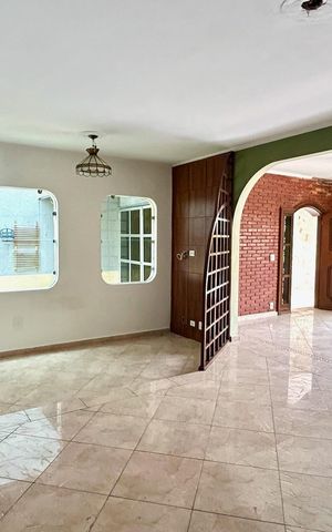 Casa para alugar com 270m², 3 quartos e 5 vagas Casa para alugar com 270m², 3 quartos e 5 vagasSala