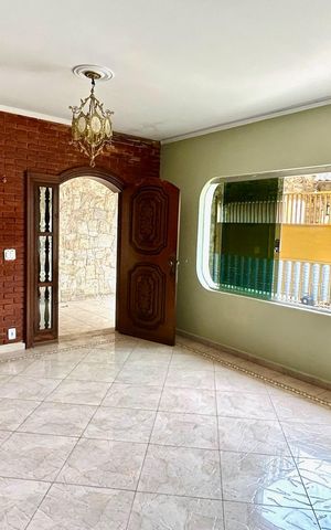Casa para alugar com 270m², 3 quartos e 5 vagas Casa para alugar com 270m², 3 quartos e 5 vagasSala