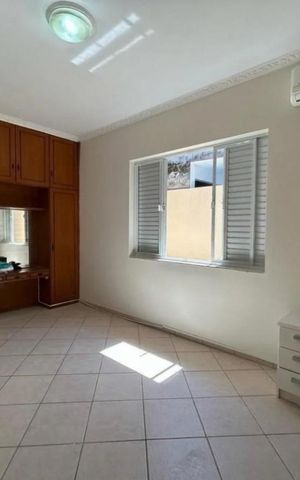 Casa para alugar com 330m², 4 quartos e sem vaga Casa para alugar com 330m², 4 quartos e sem vagaQuarto 2