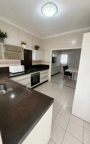 Casa para alugar com 330m², 4 quartos e sem vaga Casa para alugar com 330m², 4 quartos e sem vagaCozinha
