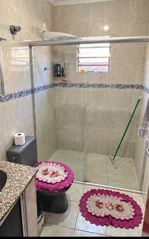 Casa à venda com 117m², 3 quartos e 3 vagas Casa à venda com 117m², 3 quartos e 3 vagasBanheiro 1