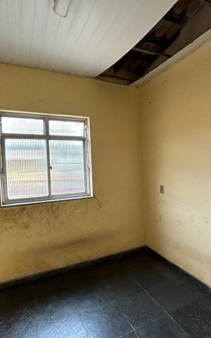 Casa à venda com 350m², 2 quartos e 1 vagaQuarto de Serviço