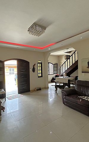 Casa à venda com 350m², 2 quartos e 1 vagaSala