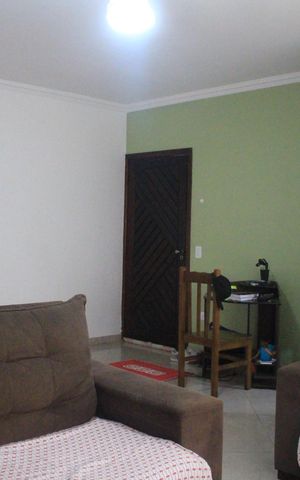 Casa à venda com 70m², 4 quartos e 2 vagasSala