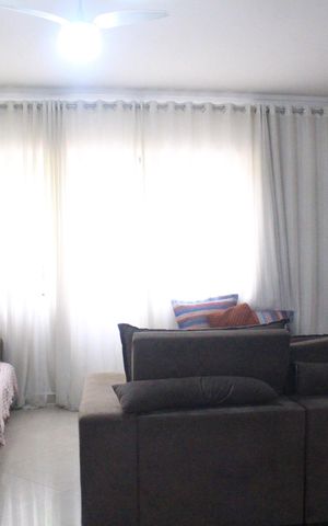 Casa à venda com 70m², 4 quartos e 2 vagasSala