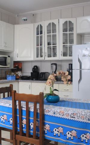 Casa à venda com 70m², 4 quartos e 2 vagasCozinha 1