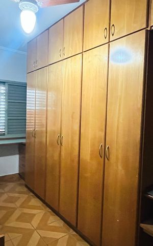 Casa para alugar com 200m², 3 quartos e 3 vagas