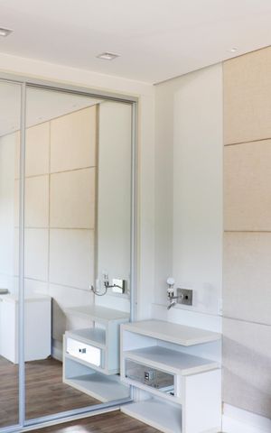 Casa de condomínio para alugar com 1050m², 3 quartos e 6 vagasSuíte 2 