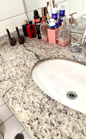 Apartamento para alugar com 180m², 3 quartos e 2 vagasBanheiro da Suíte 1