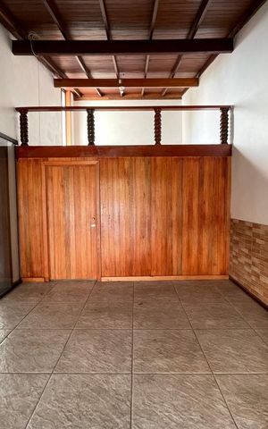 Casa para alugar com 110m², 2 quartos e 5 vagas