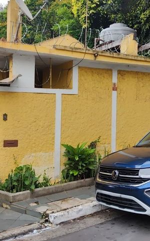Casa para alugar com 252m², 3 quartos e sem vaga Casa para alugar com 252m², 3 quartos e sem vagaFachada