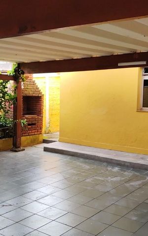 Casa para alugar com 252m², 3 quartos e sem vaga Casa para alugar com 252m², 3 quartos e sem vagaÁrea externa