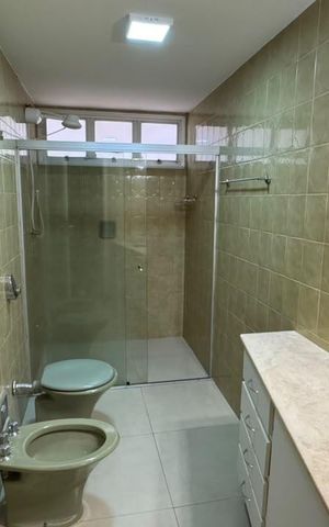 Apartamento para alugar com 227m², 4 quartos e 2 vagasBanheiro do Quarto 1