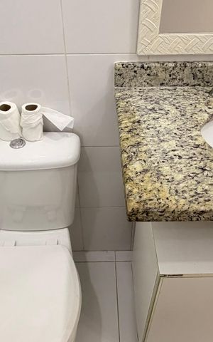Apartamento à venda com 84m², 3 quartos e 2 vagas Apartamento à venda com 84m², 3 quartos e 2 vagasBanheiro social
