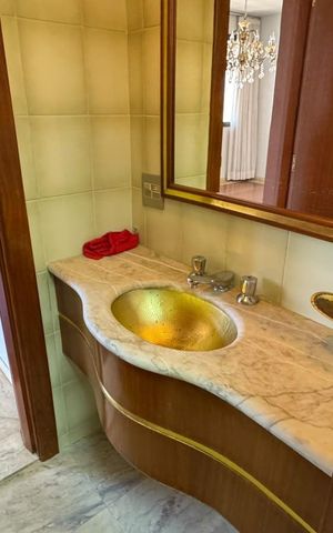 Apartamento para alugar com 280m², 4 quartos e 2 vagas Apartamento para alugar com 280m², 4 quartos e 2 vagasBanheiro Social