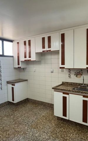 Apartamento para alugar com 280m², 4 quartos e 2 vagas Apartamento para alugar com 280m², 4 quartos e 2 vagasCozinha