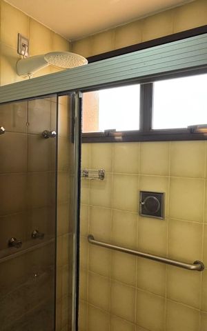 Apartamento para alugar com 280m², 4 quartos e 2 vagas Apartamento para alugar com 280m², 4 quartos e 2 vagasBanheiro da Suíte 1