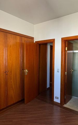 Apartamento para alugar com 280m², 4 quartos e 2 vagas Apartamento para alugar com 280m², 4 quartos e 2 vagasBanheiro da Suíte 3