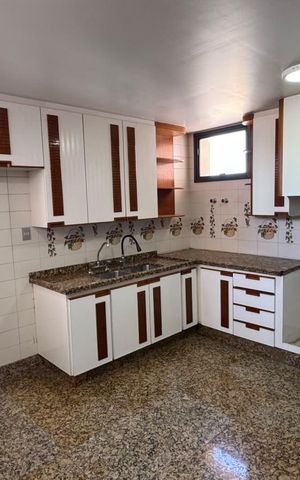 Apartamento para alugar com 280m², 4 quartos e 2 vagas Apartamento para alugar com 280m², 4 quartos e 2 vagasCozinha