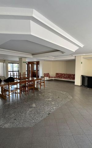 Apartamento para alugar com 280m², 4 quartos e 2 vagas Apartamento para alugar com 280m², 4 quartos e 2 vagasÁrea comum - Salão de festas