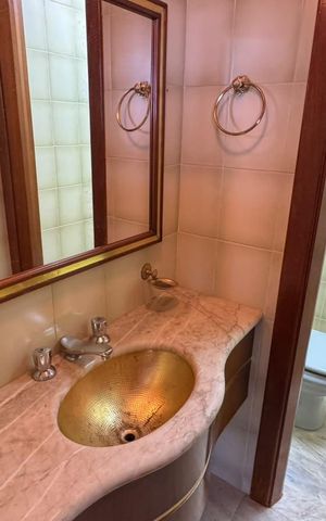 Apartamento para alugar com 280m², 4 quartos e 2 vagas Apartamento para alugar com 280m², 4 quartos e 2 vagasBanheiro Social