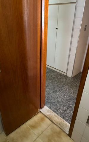 Apartamento para alugar com 280m², 4 quartos e 2 vagas Apartamento para alugar com 280m², 4 quartos e 2 vagasBanheiro de serviço