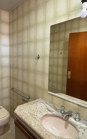 Apartamento para alugar com 280m², 4 quartos e 2 vagas Apartamento para alugar com 280m², 4 quartos e 2 vagasBanheiro da Suíte 1
