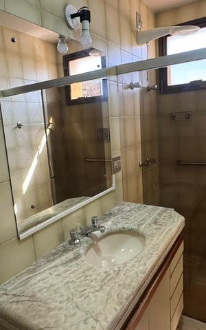 Apartamento para alugar com 280m², 4 quartos e 2 vagas Apartamento para alugar com 280m², 4 quartos e 2 vagasBanheiro da Suíte 1