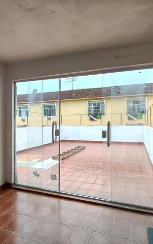Casa para alugar com 270m², 4 quartos e 1 vaga Casa para alugar com 270m², 4 quartos e 1 vagaÁrea de Serviço