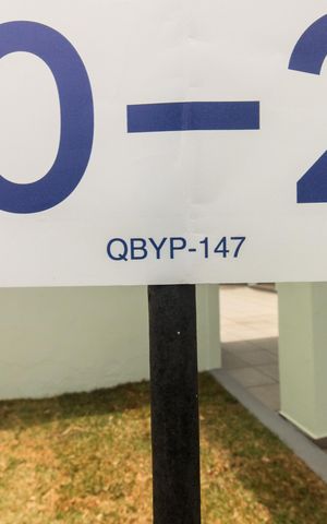 Casa para alugar com 60m², 2 quartos e 2 vagas Casa para alugar com 60m², 2 quartos e 2 vagasFachada - Placa Código QBYP-147