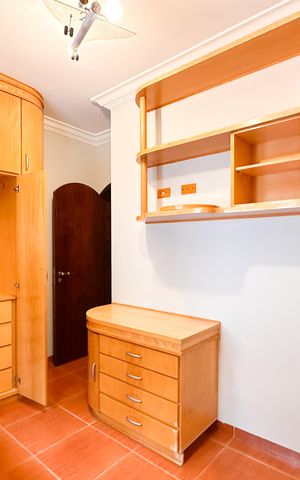Casa para alugar com 300m², 4 quartos e 2 vagas Casa para alugar com 300m², 4 quartos e 2 vagasQuarto 1