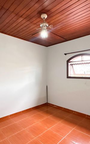 Casa para alugar com 300m², 4 quartos e 2 vagas Casa para alugar com 300m², 4 quartos e 2 vagasSótão