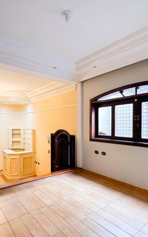Casa para alugar com 300m², 4 quartos e 2 vagas