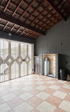Casa para alugar com 300m², 4 quartos e 2 vagas Casa para alugar com 300m², 4 quartos e 2 vagasGaragem