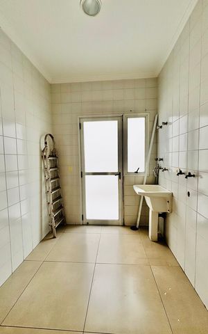 Casa de condomínio para alugar com 400m², 5 quartos e 5 vagasLavanderia 
