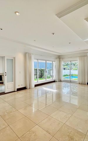 Casa de condomínio para alugar com 400m², 5 quartos e 5 vagasSala 