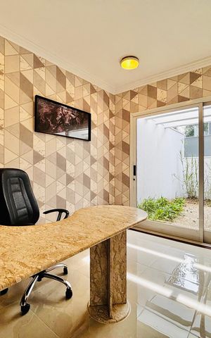 Casa de condomínio para alugar com 400m², 5 quartos e 5 vagasEscritório 