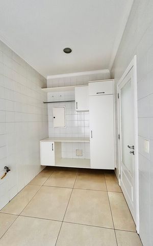 Casa de condomínio para alugar com 400m², 5 quartos e 5 vagasLavanderia 