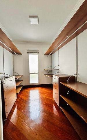 Casa de condomínio para alugar com 400m², 5 quartos e 5 vagasCloset da suíte 4