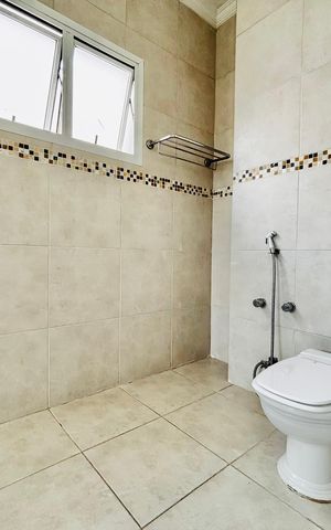 Casa de condomínio para alugar com 400m², 5 quartos e 5 vagasBanheiro da Suíte 4