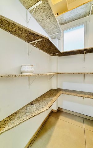 Casa de condomínio para alugar com 400m², 5 quartos e 5 vagasDispensa 
