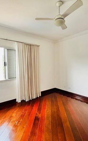 Casa de condomínio para alugar com 400m², 5 quartos e 5 vagasSuíte 4