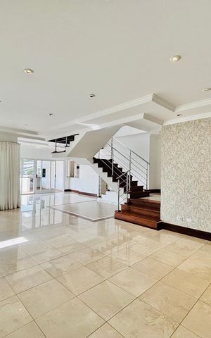 Casa de condomínio para alugar com 400m², 5 quartos e 5 vagasSala 
